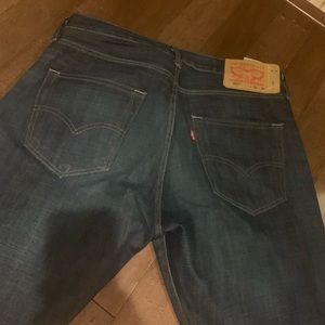 Levi’s 501 Mens jeans. Tailored an in off. (29) length. 32 waist. Worn 1 time